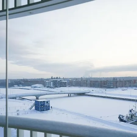 Upea Kolmio Hulppealla Nakoalalla Meren Rannassa Oulu
